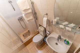 Мини-отель Арт-Хаус Санкт-Петербург Улучшенный двухместный номер с 1 кроватью или 2 отдельными кроватями, вид на город-7